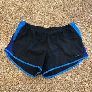 Nike Women’s Dry Tempo Shorts